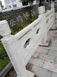 西安藝術(shù)圍欄路橋護欄仿石地磚河道護欄價格